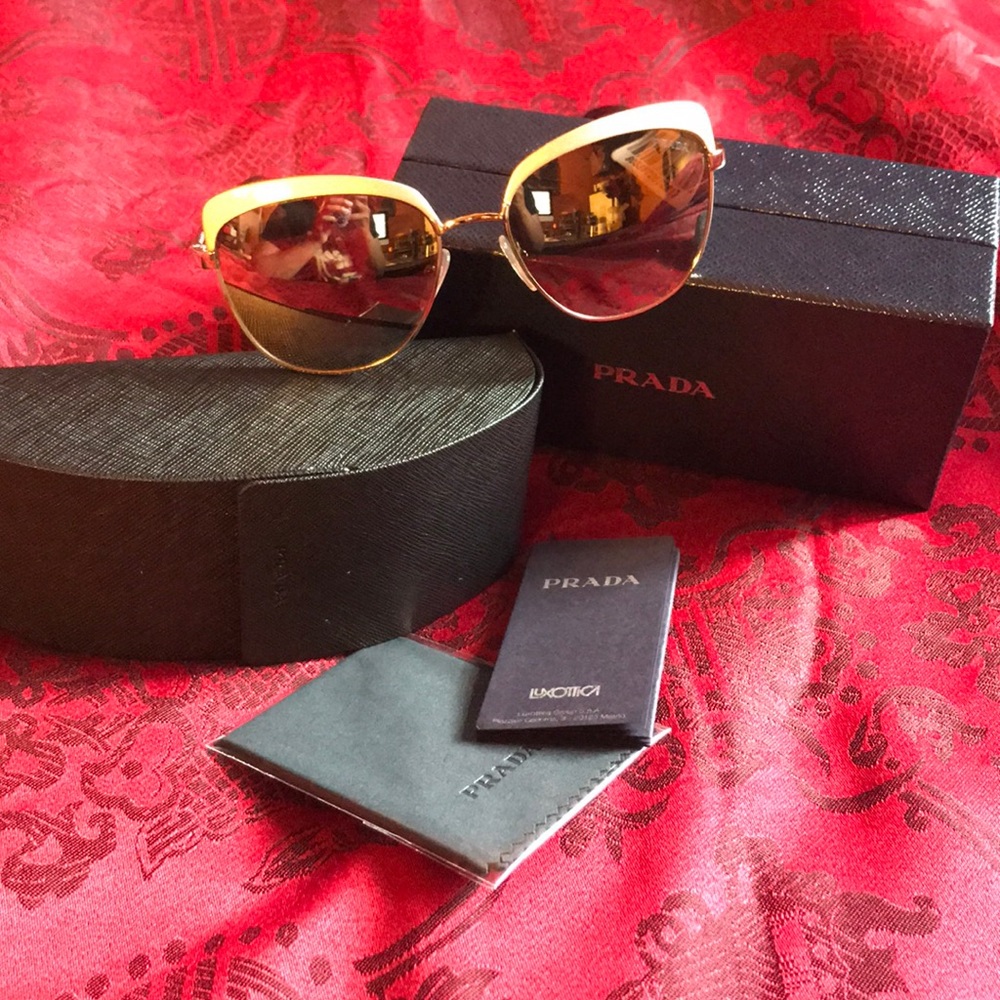 ❌SOLD❌ Prada sunglasses